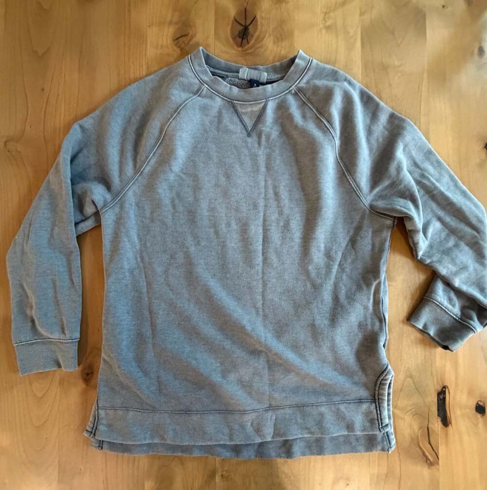 Universal Thread Garment-Dyed Raglan Crewneck Sweatshirt Gray Medium